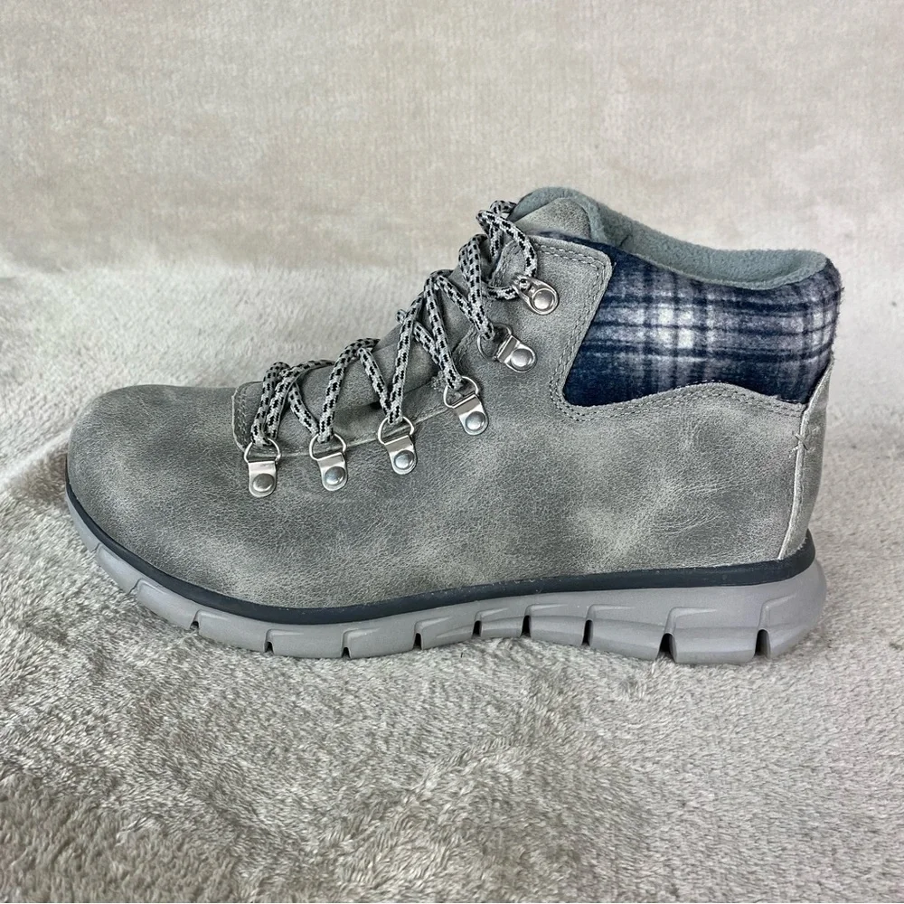 Skechers lightly worn